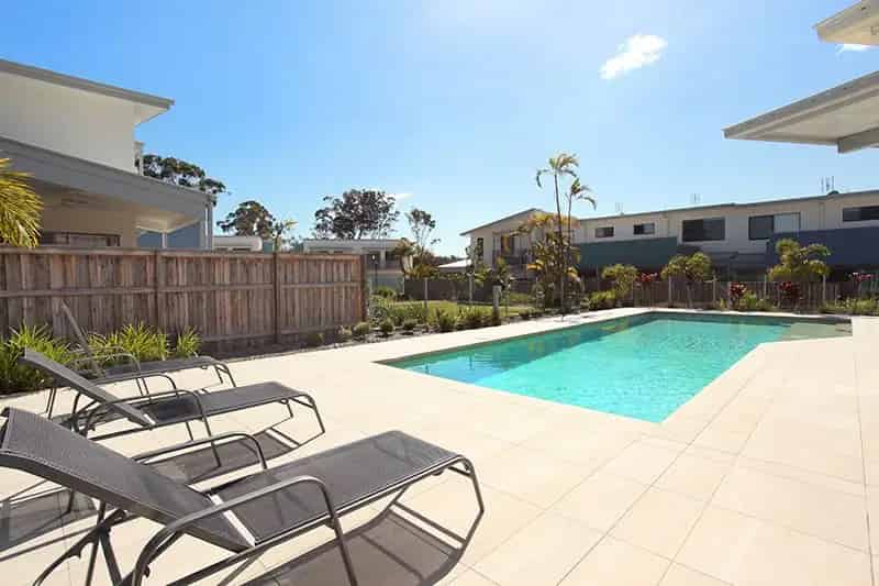 Spacious Townhouse - Convenient Location