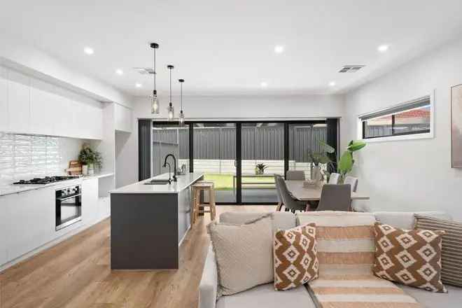 Modern Low Maintenance Townhouse in Aberfoyle Park