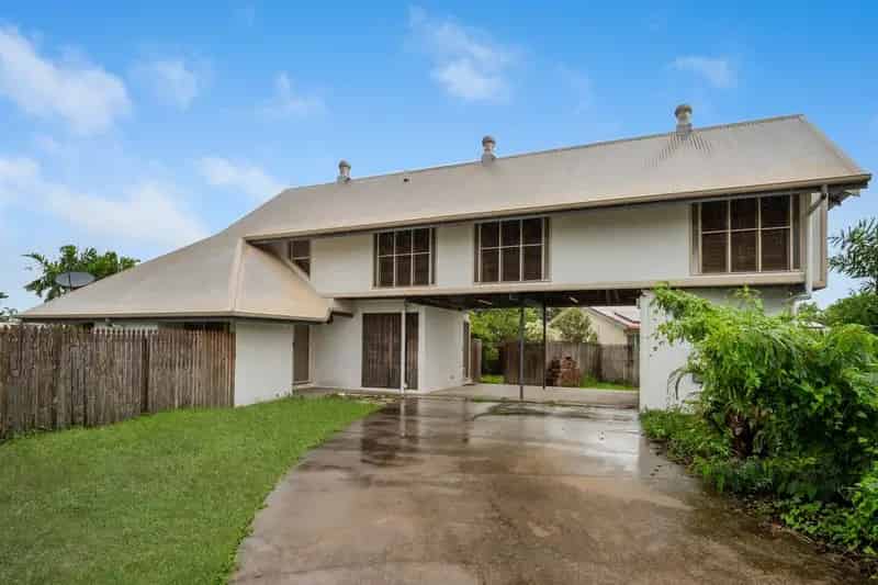 2 rooms apartment of 365 m² in Townsville City