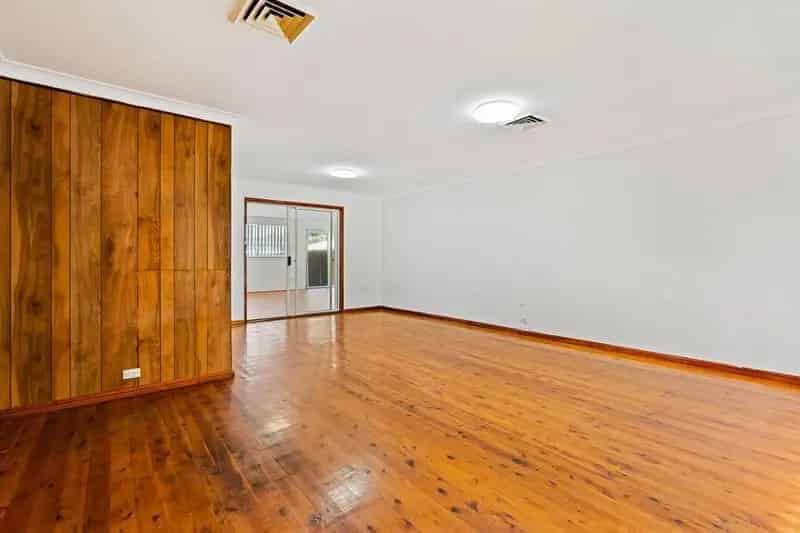 Real Estate For Lease - 3 Durham Street - Minto , NSW