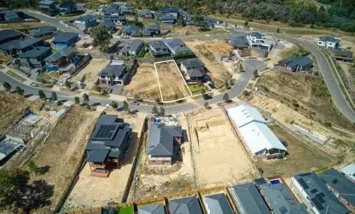 Build Your Dream Home on 516m² (Approx.)