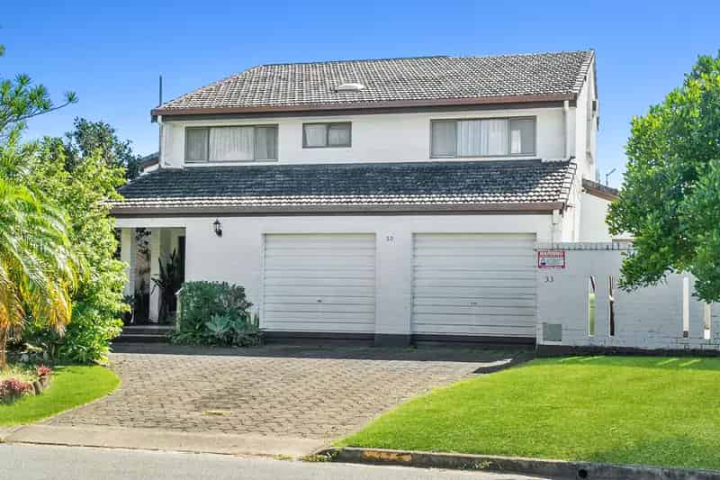DECEASED ESTATE / NORTH FACING WATERFRONT HOME