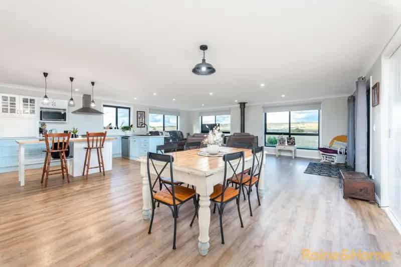Buy rural property hobby farm near Glen Innes with home features