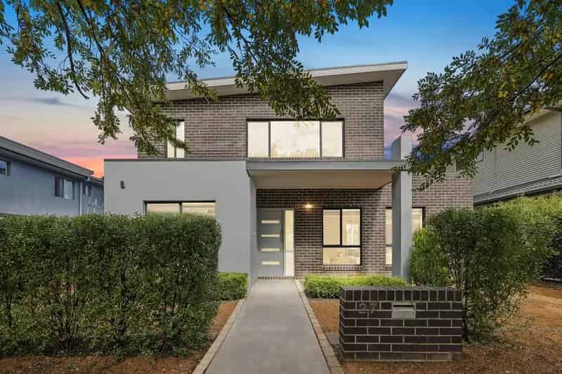 Real Estate For Sale - 27 Manning Clark Crescent - Franklin , ACT