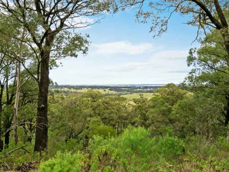 7-Acre Family Home Gippsland Lakes Views 4 Beds