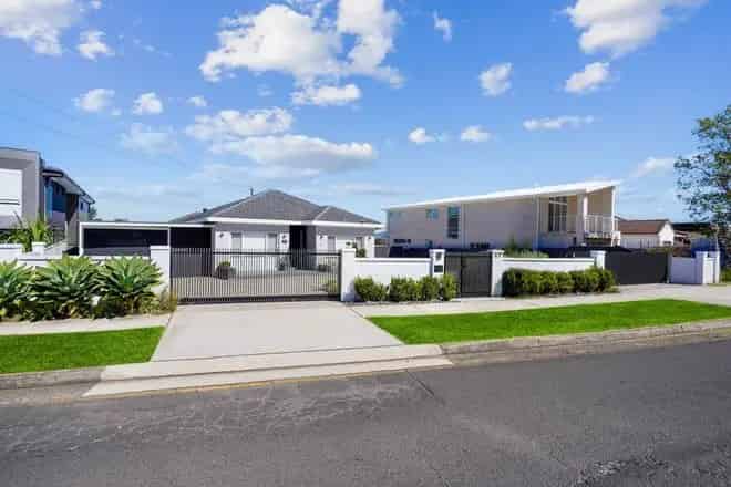 House For Sale , 37, Railway Parade, Sydney, New South Wales