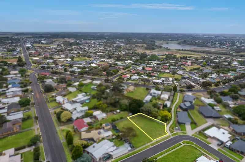 Buy Land in Portland with East Facing Position and Ideal Canvas for Home