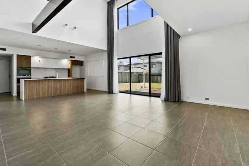 Real Estate For Lease - 34 Haselgrove Street - Gledswood Hills , NSW