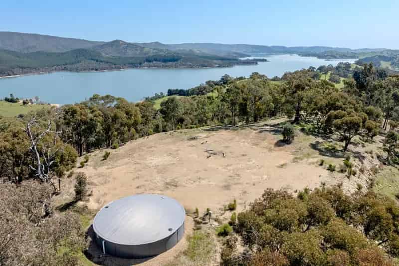 Prime 44 Acre Parcel with Unmatched Lake Eildon Views