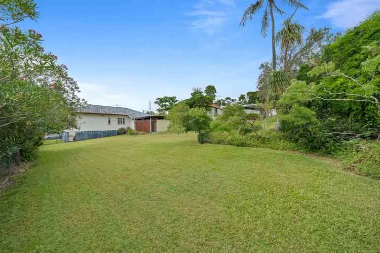 1004sqm Block Post War Home Renovation Wavell Heights