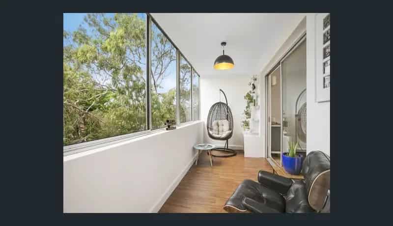 Lease Apartment Coogee with Beach Access and Modern Interiors