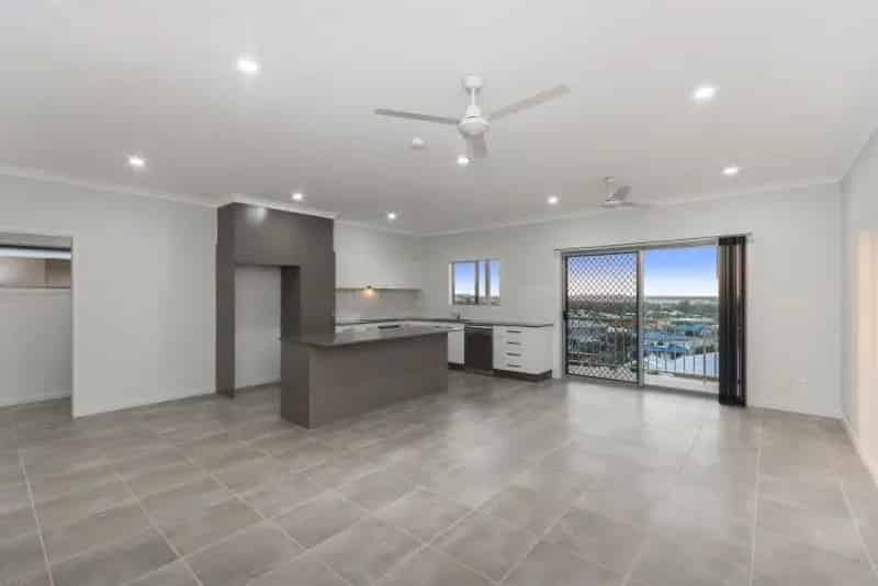Stunning Home Nestled On The Hills of Mount Louisa