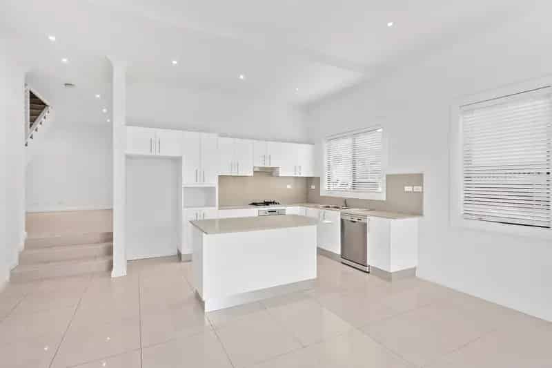 Real Estate For Lease - 90 Rocky Point Road - Kogarah , NSW