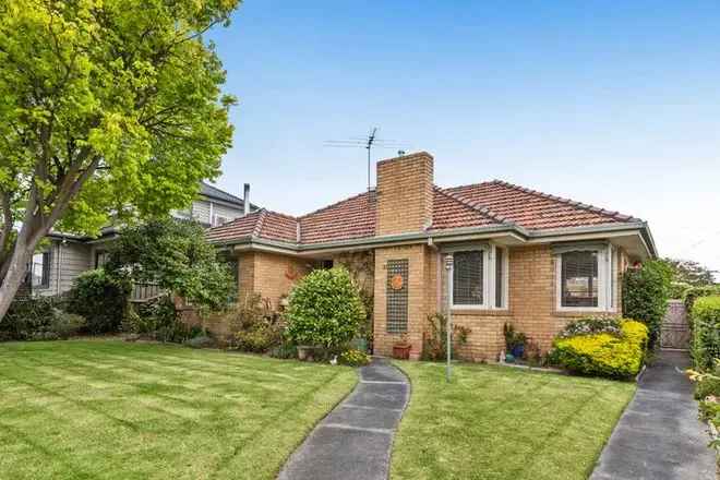 Beautiful Mordialloc Home Family Focused Pocket