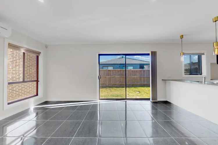 Modern Family Home in Mickleham