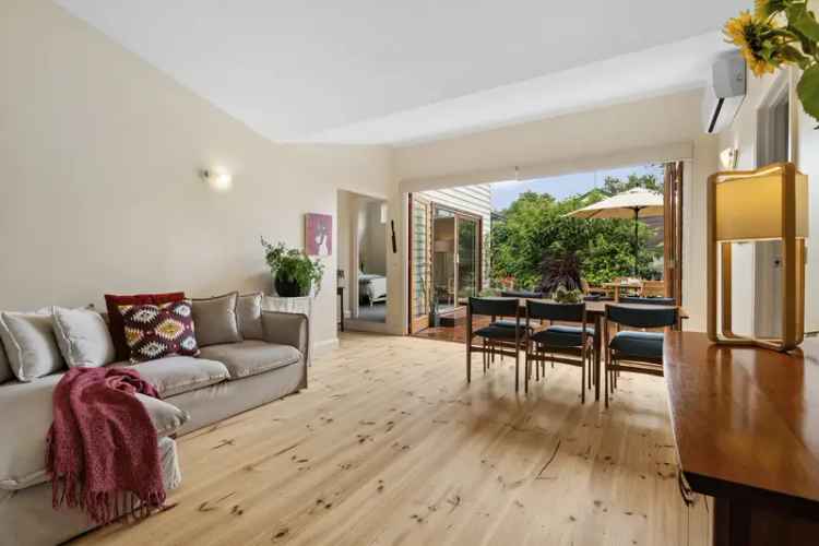 4 Bedroom House Brunswick East - Modern Kitchen, Lush Gardens