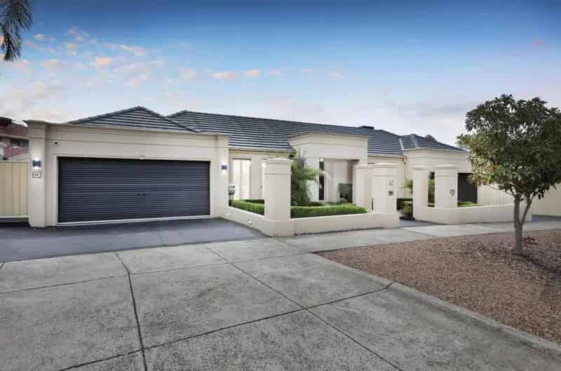House For Sale , 42, Tintaldra Drive, Melbourne, Victoria