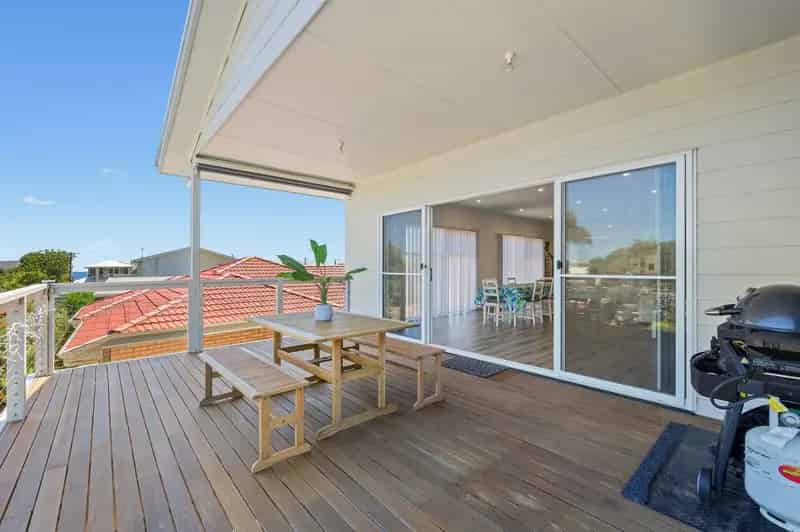 2 Harvey Crescent, Aldinga Beach SA 5173 - House For Lease