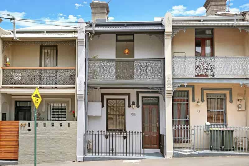 CHARMING TWO BEDROOM VICTORIAN TERRACE
