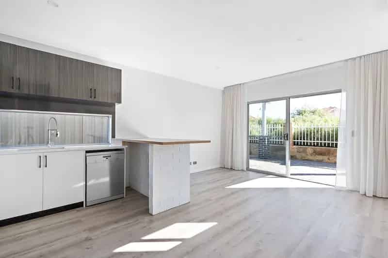 Low maintenance living on the coast