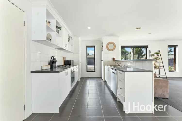House For Sale , 11, Verdant Avenue, Melbourne, Victoria