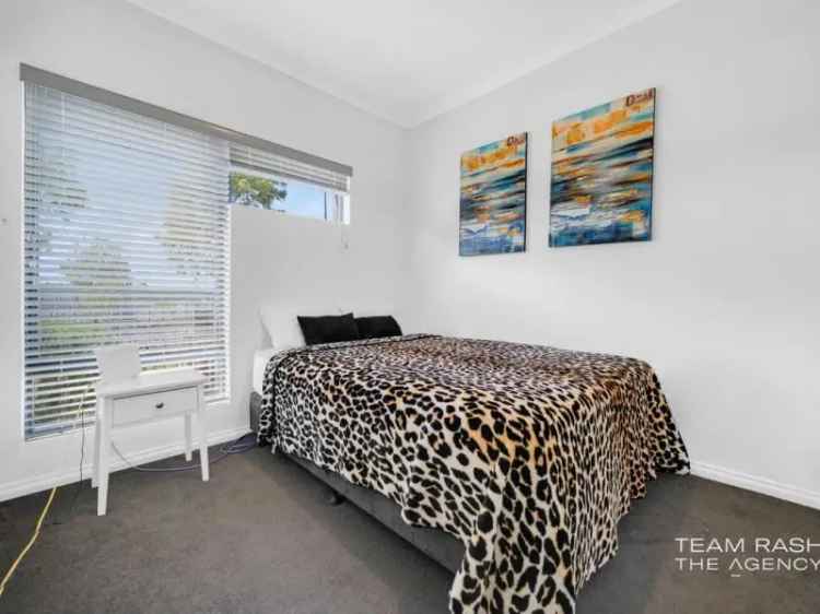 3 Bed 2 Bath Family Home Banksia Grove Opposite Grandis Primary School