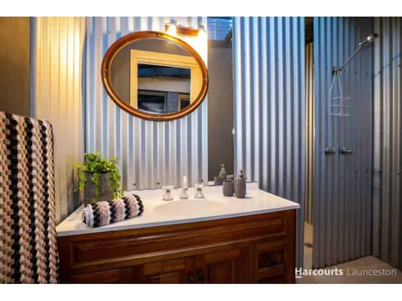 Fully Furnished Inner City Townhouse