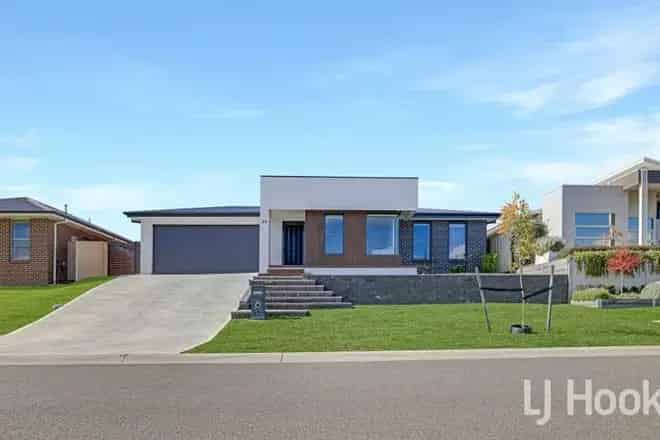 House For Sale , 29, Newlands Crescent, Bathurst, New South Wales