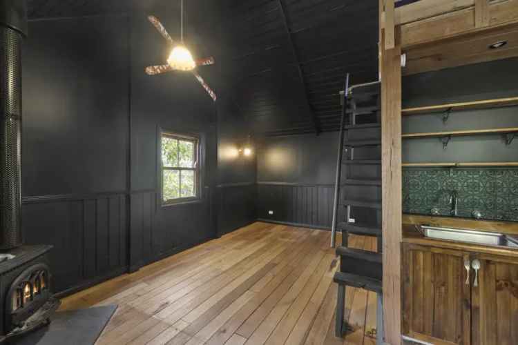 Charming Renovated Cottage with Studio Daylesford