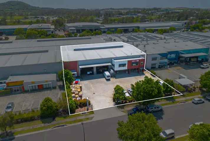 Corporate 1,592sqm Office and Warehouse Facility