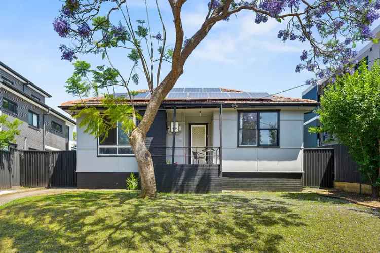 Parkside family home with 16.1m frontage