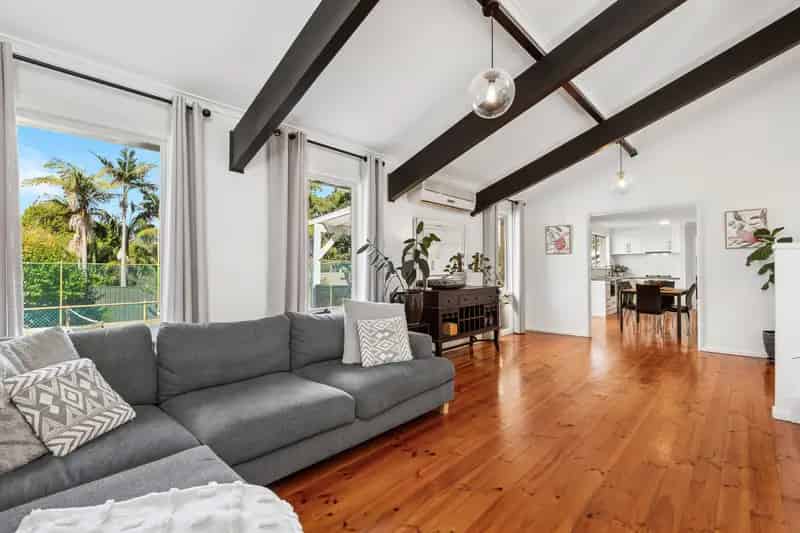 Spacious Family Living with Pool, Tennis & Prime Position