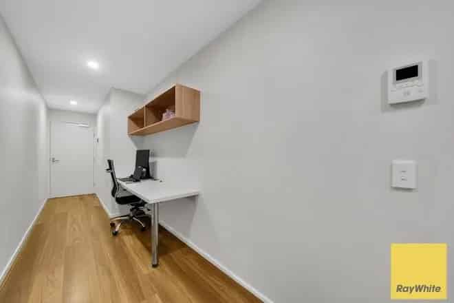 Apartment For Sale , 9, Commercial Road, Melbourne, Victoria