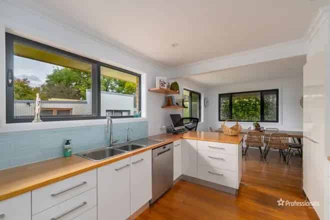 House For Sale , 12, Bowman Avenue, Armidale, New South Wales