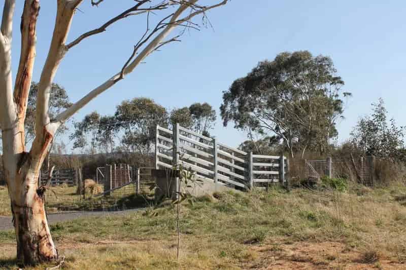 Rural property for sale near Braidwood with creek frontage and views