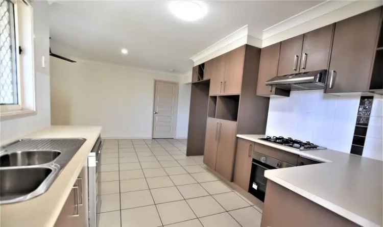 4 Bed 2 Bath Modern Home for Lease Hillcrest QLD