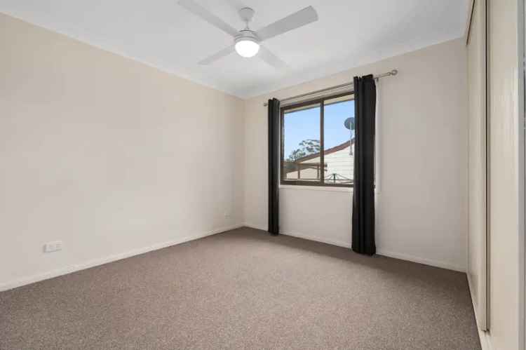 2 Bed Unit Ellalong NSW - Quiet Street - Air Con - Garden Shed