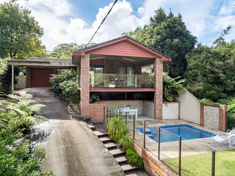 11 Tunnel Road, Helensburgh - Family Home with Bush Views