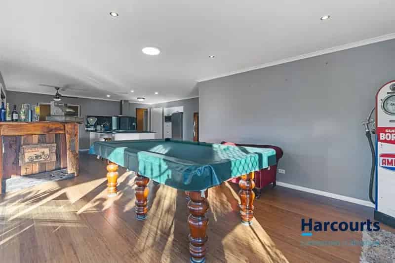 Fantastic lifestyle home with pool and large rear deck