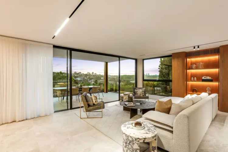 Luxury Harbourfront Home with Stunning Views