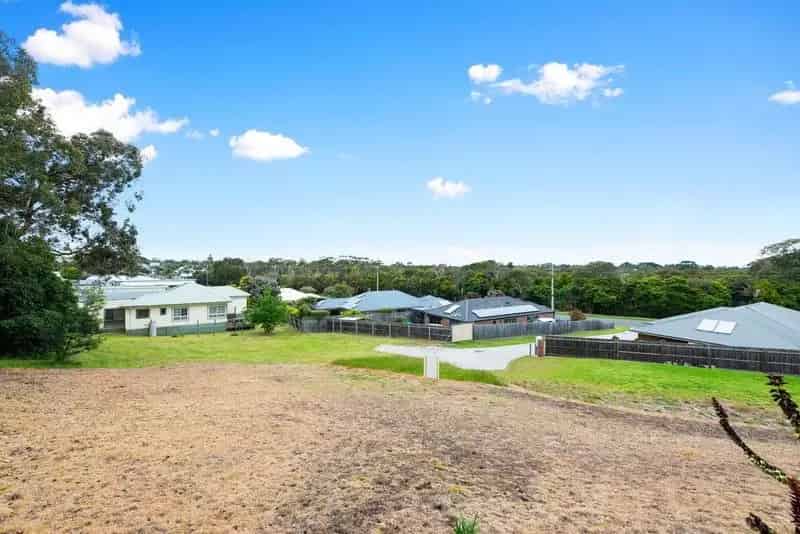 Buy land in Lakes Entrance for your dream home with ocean views