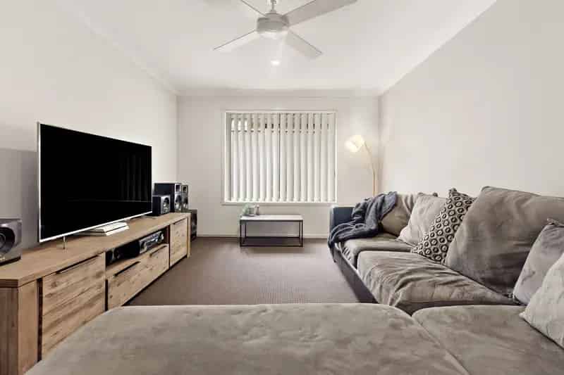 Real Estate For Lease - 31 Radiant Avenue - Largs , NSW