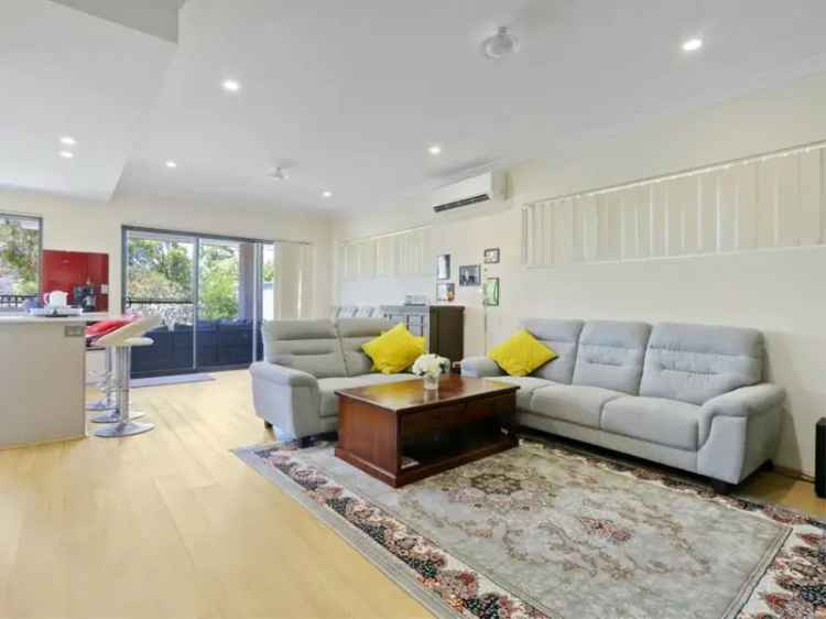 House For Rent in City of Cockburn, Western Australia