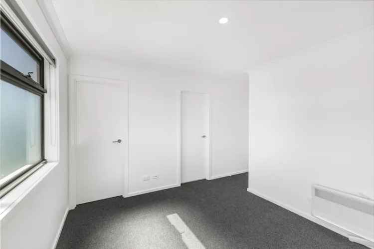 4 Bedroom House in Smiths Lane Estate Melbourne