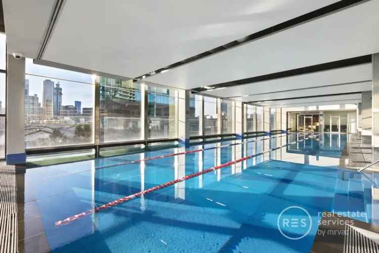 3 Bedroom 523m² Luxury Apartment Melbourne High Ceilings Marble Kitchen Parking