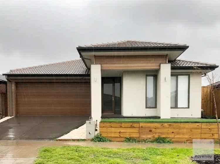 3 Bedroom House 208m2 Melbourne Reservoir