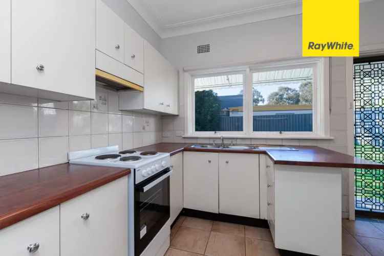 3 rooms house of 240 m² in Sydney