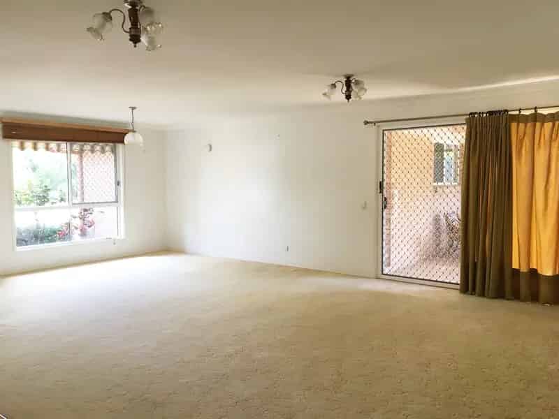 Comfortable Bayside Living - Ideal Family Home in a Great Location!