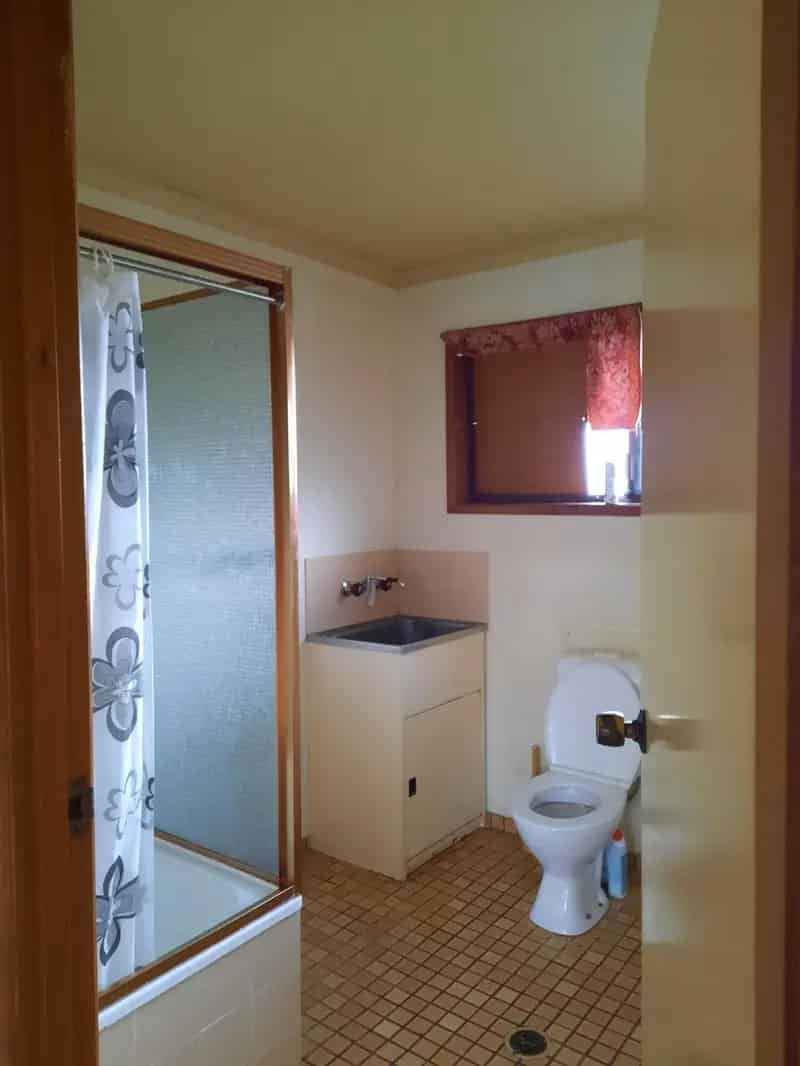 Lease Air-Conditioned Townhouse in Woodridge with Garden Shed