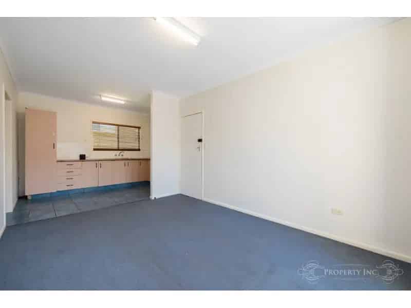 1 Bedroom Unit  In Quiet Culdesac
